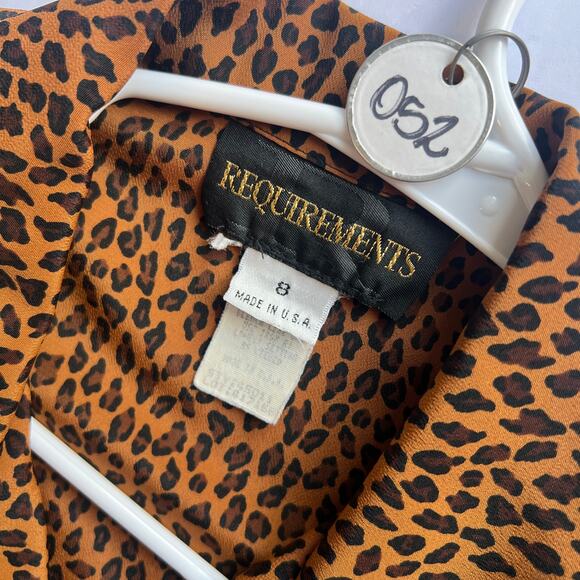 Vintage 80's REFLECTIONS Lepoard Blouse with Soulder Pads Size 8 Made in the USA - Picture 2 of 5